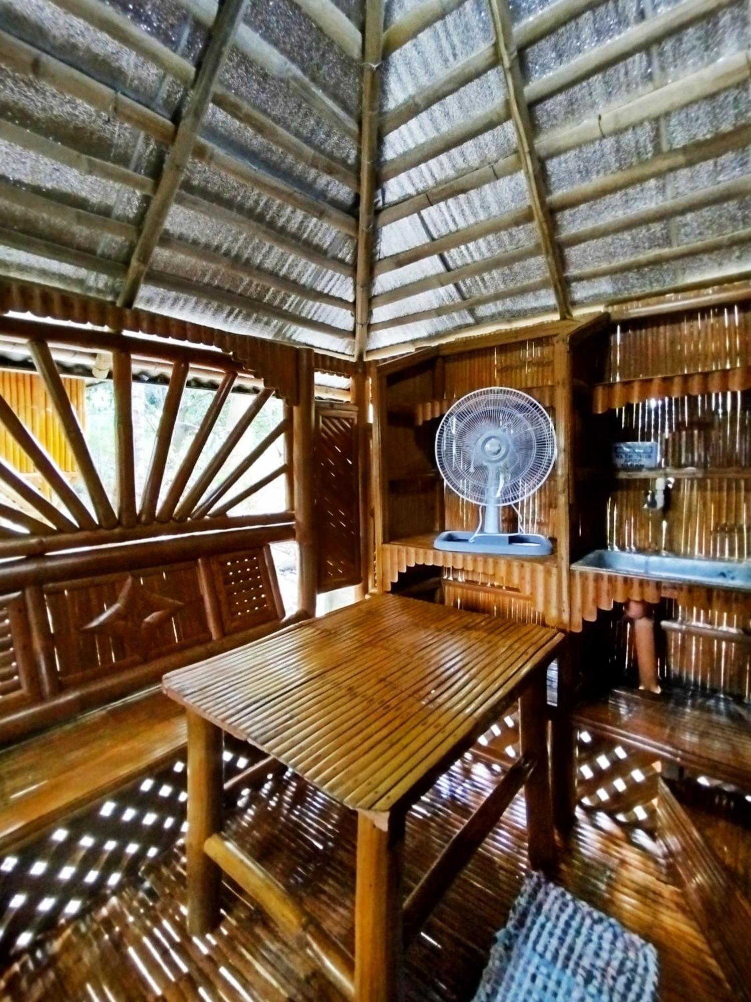 Rea'S Bamboo Resort Gabaldon Room photo