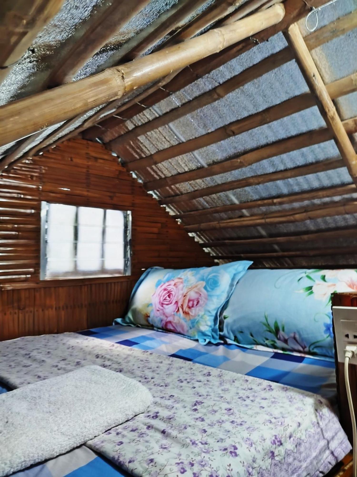 Rea'S Bamboo Resort Gabaldon Room photo