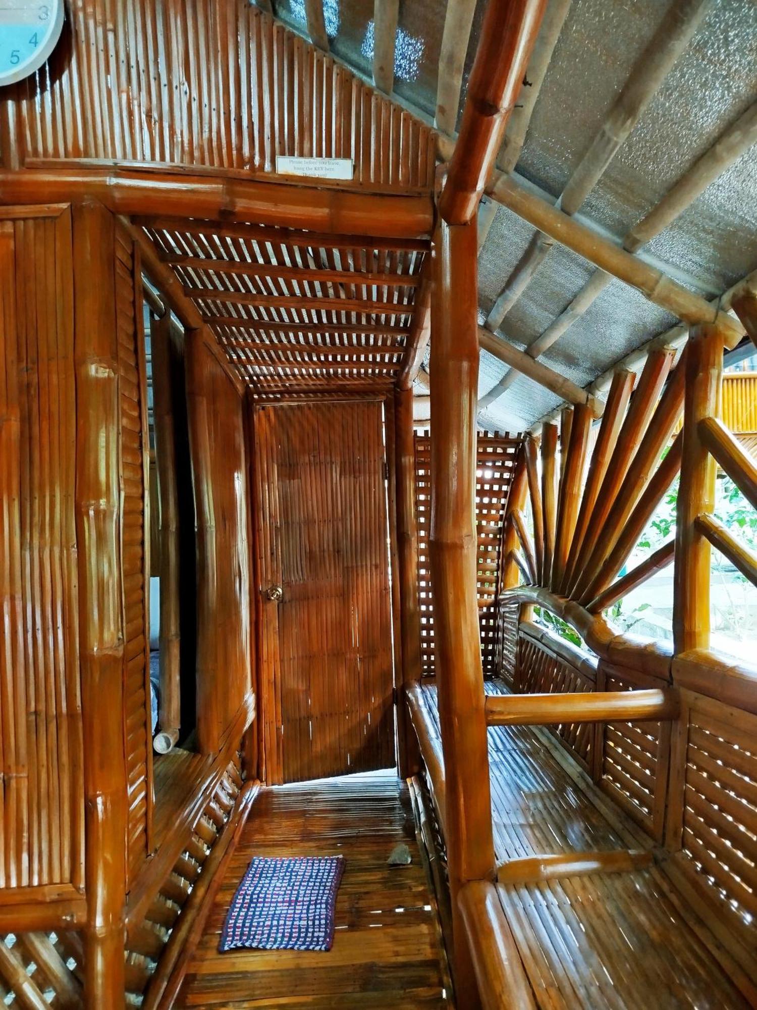Rea'S Bamboo Resort Gabaldon Room photo