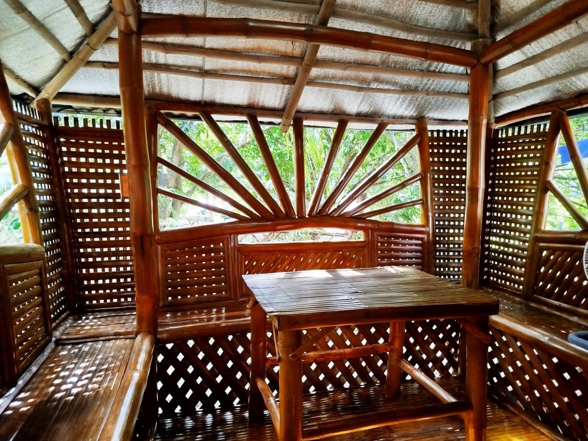 Rea'S Bamboo Resort Gabaldon Room photo
